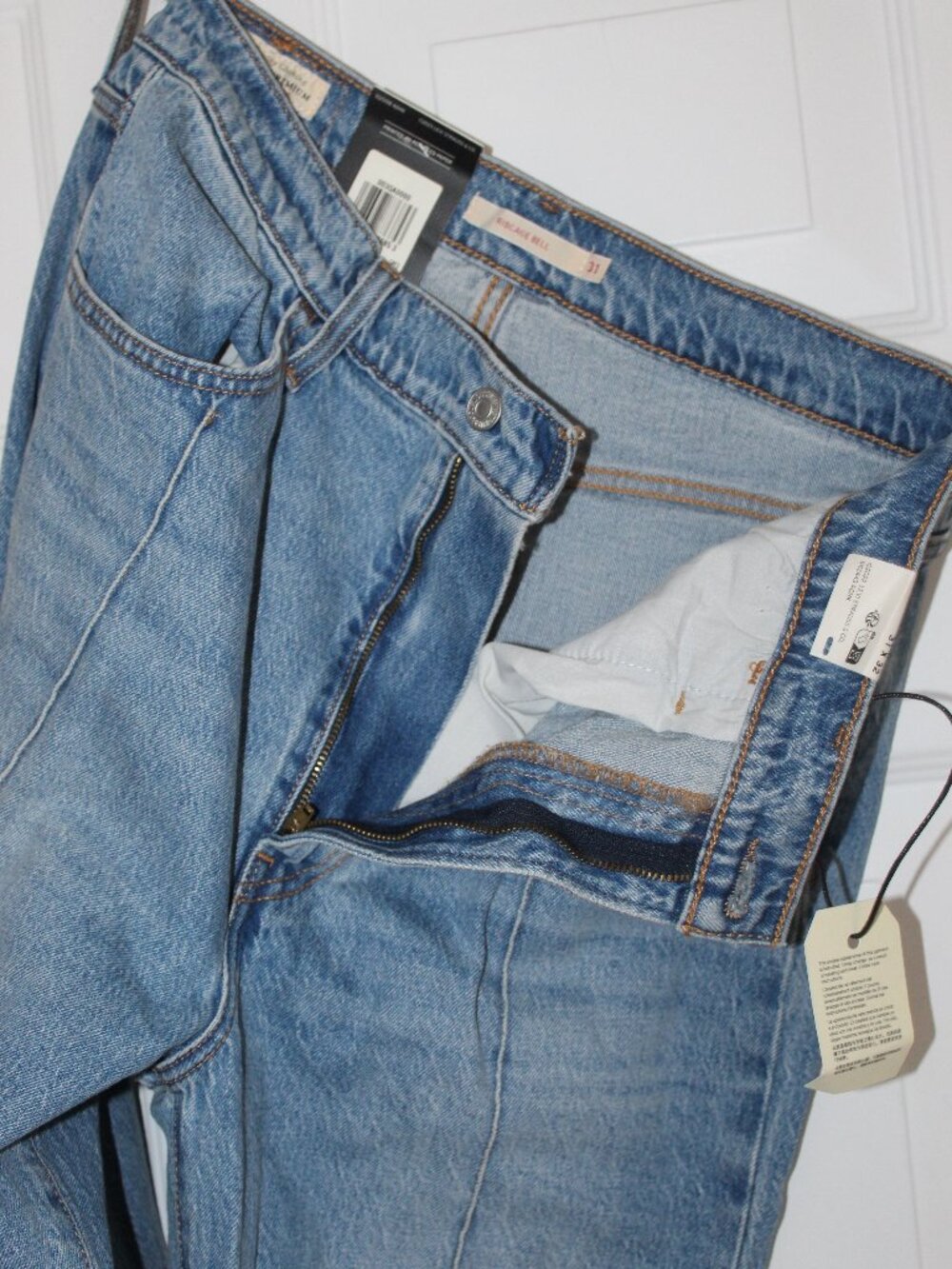 Levis ribcage Bell jeans new with tags size 31 - Picture 2 of 7